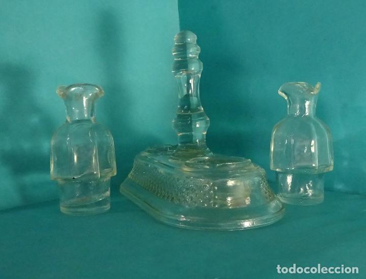 Antig&uuml;edades: VINAGRERA DE CRISTAL PRENSADO - Foto 3