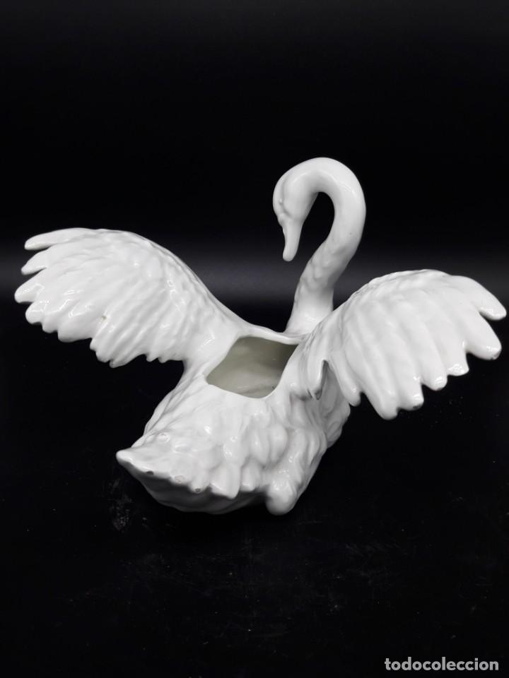 Antig&uuml;edades: Cisne ceramica - Foto 2