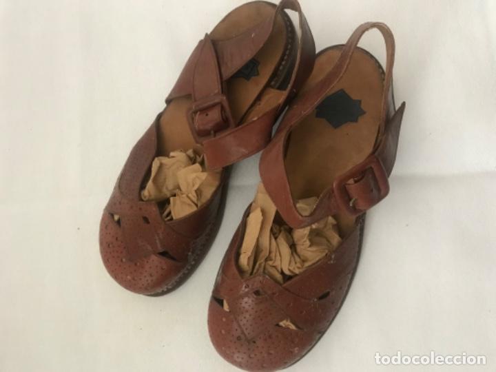 Antig&uuml;edades: Zapatos ni&ntilde;o - Foto 1