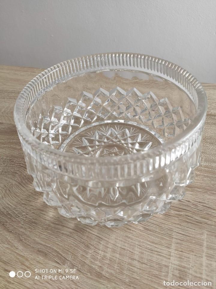 Antig&uuml;edades: Antiguo centro de mesa de cristal tallado - Foto 1
