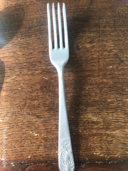Antig&uuml;edades: Cuchara y tenedor aluminio - Foto 2
