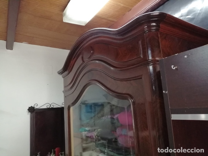 Antig&uuml;edades: Armario Vitrina de Palosanto - Foto 3