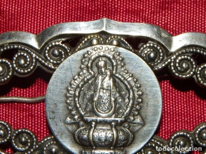 Antig&uuml;edades: Broche plata con Virgen antigua. - Foto 11