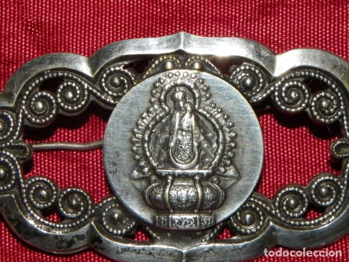 Antig&uuml;edades: Broche plata con Virgen antigua. - Foto 12