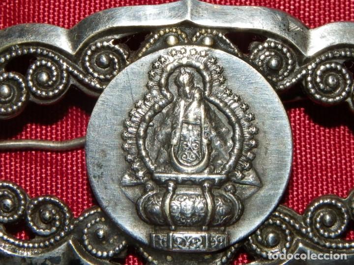 Antig&uuml;edades: Broche plata con Virgen antigua. - Foto 13