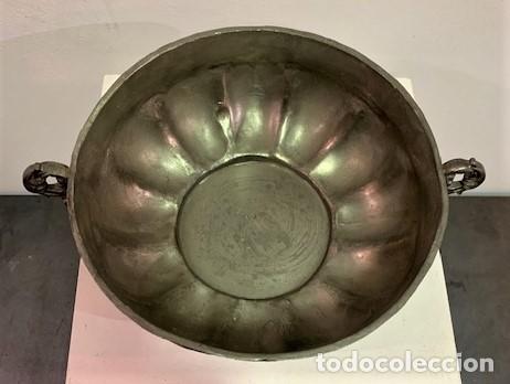 Antig&uuml;edades: Esta&ntilde;ol, recipiente de esta&ntilde;o. - Foto 2