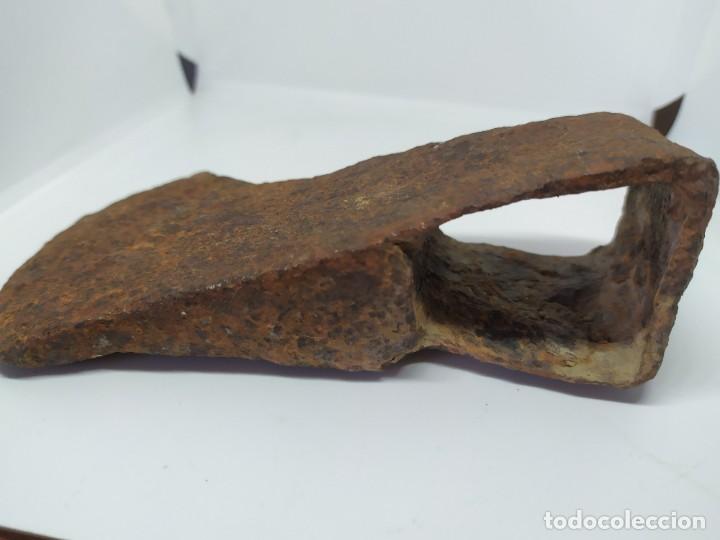 Antig&uuml;edades: Hacha de hierro medieval - Foto 6