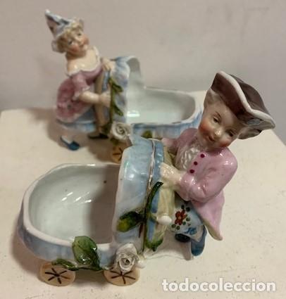 Antig&uuml;edades: Pareja de figuras de porcelanas - Foto 2