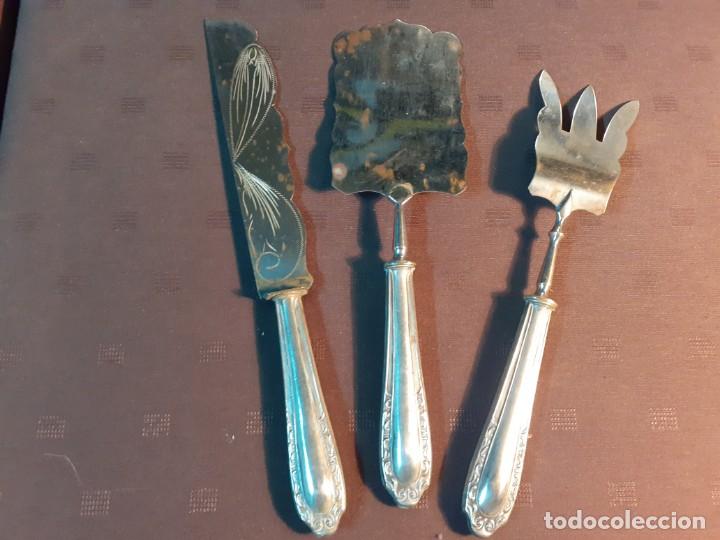 Antig&uuml;edades: Cubiertos trinchar alpaca ba&ntilde;ada plata - Foto 1