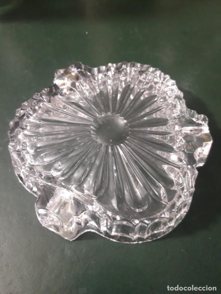 Antig&uuml;edades: Cenicero de cristal - Foto 2