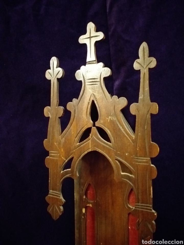 Antig&uuml;edades: Antigua capilla tallada en madera 71 cm - Foto 1