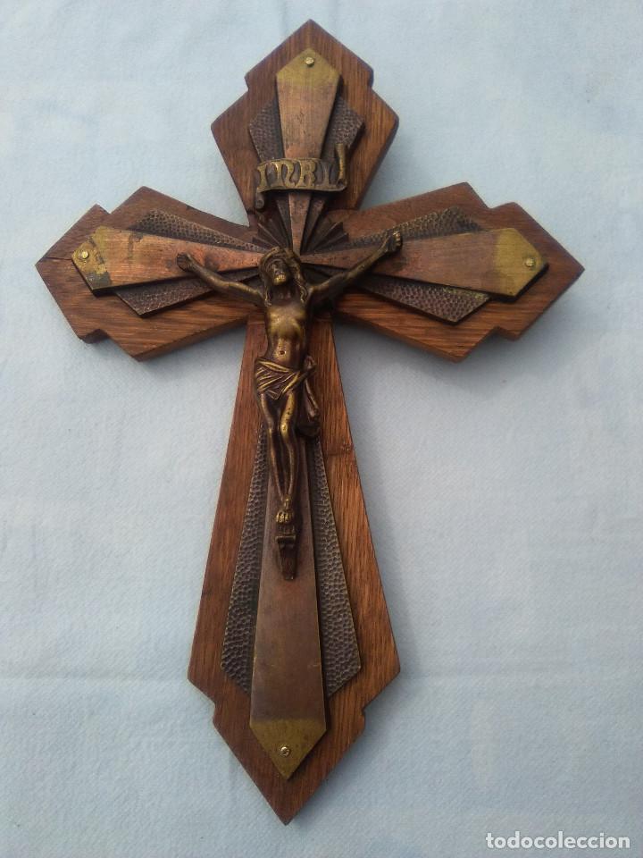 Antig&uuml;edades: Antiguo crucifijo de bronce y madera - Foto 3