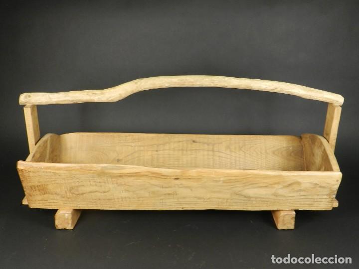 Antig&uuml;edades: JARDINERA REVISTERO DECORACION DE MADERA