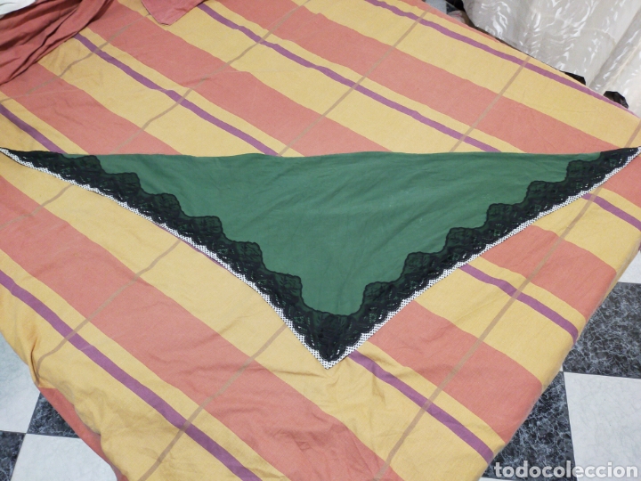 Antig&uuml;edades: MANTON O MANTILLA CON ENCAJES - Foto 1