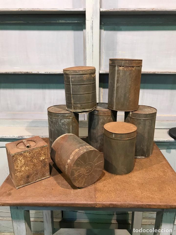 Antig&uuml;edades: Antiguos Botes Metalicos - Foto 1