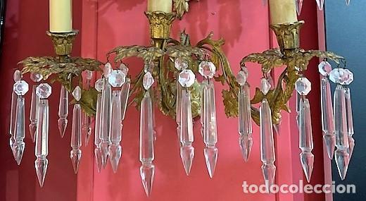 Antig&uuml;edades: Par de apliques de bronce. - Foto 2