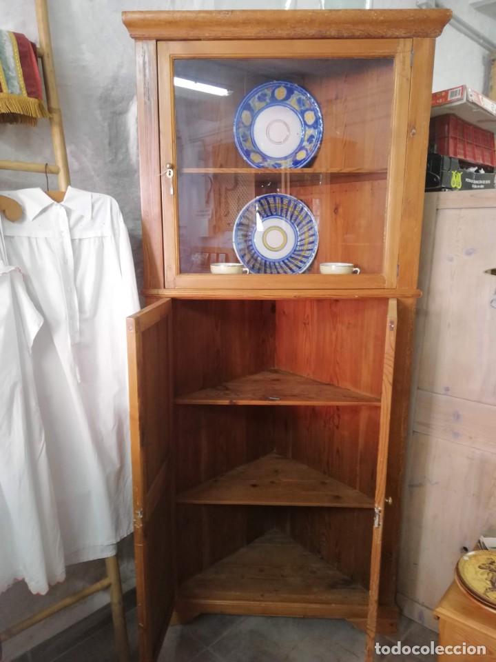 Antig&uuml;edades: Vitrina Rinconera S.XIX de madera - Foto 2