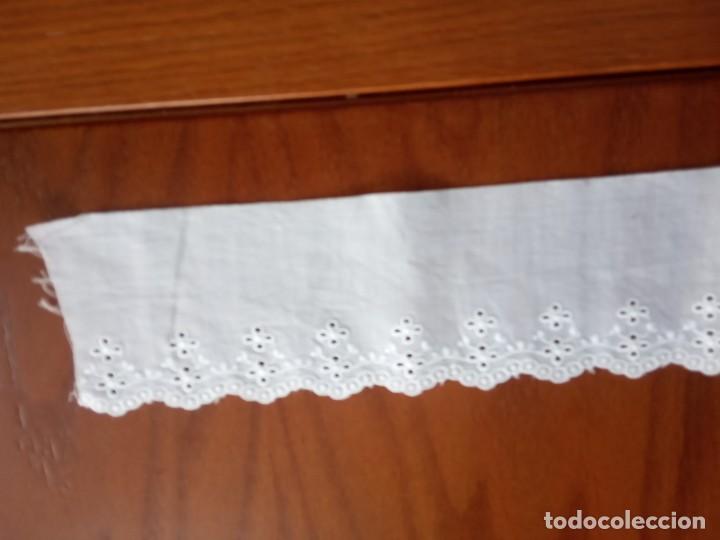 Antig&uuml;edades: TIRA BORDADA DE 110 CM - Foto 2