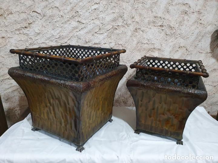 Antig&uuml;edades: Pareja de maceteros forja - Foto 1
