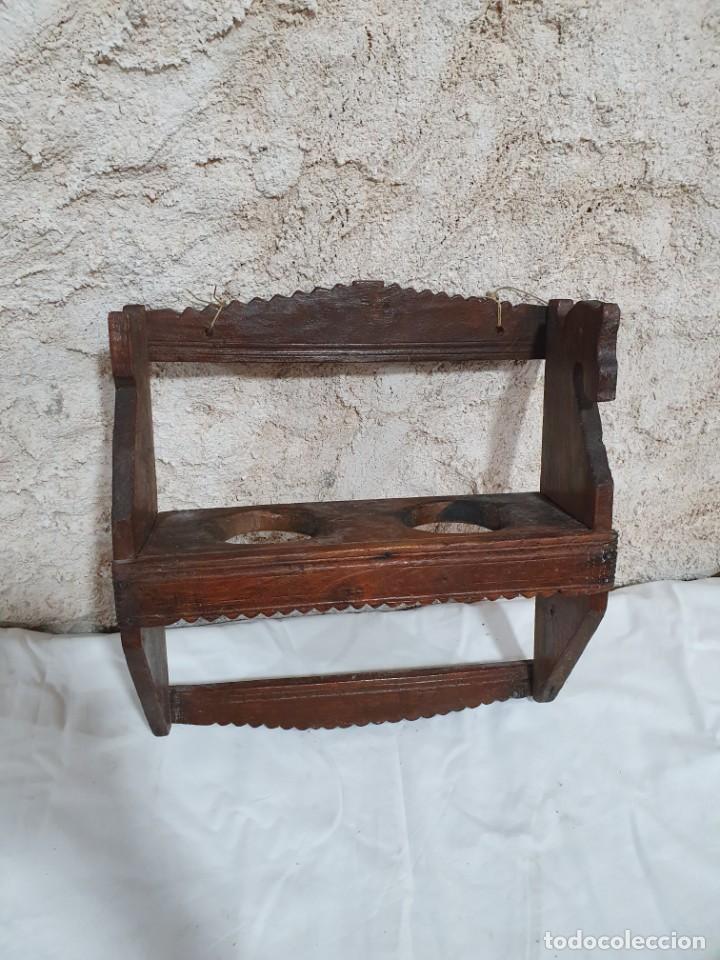 Antig&uuml;edades: ANTIGUA REPISA JARRERO DE MADERA - Foto 1