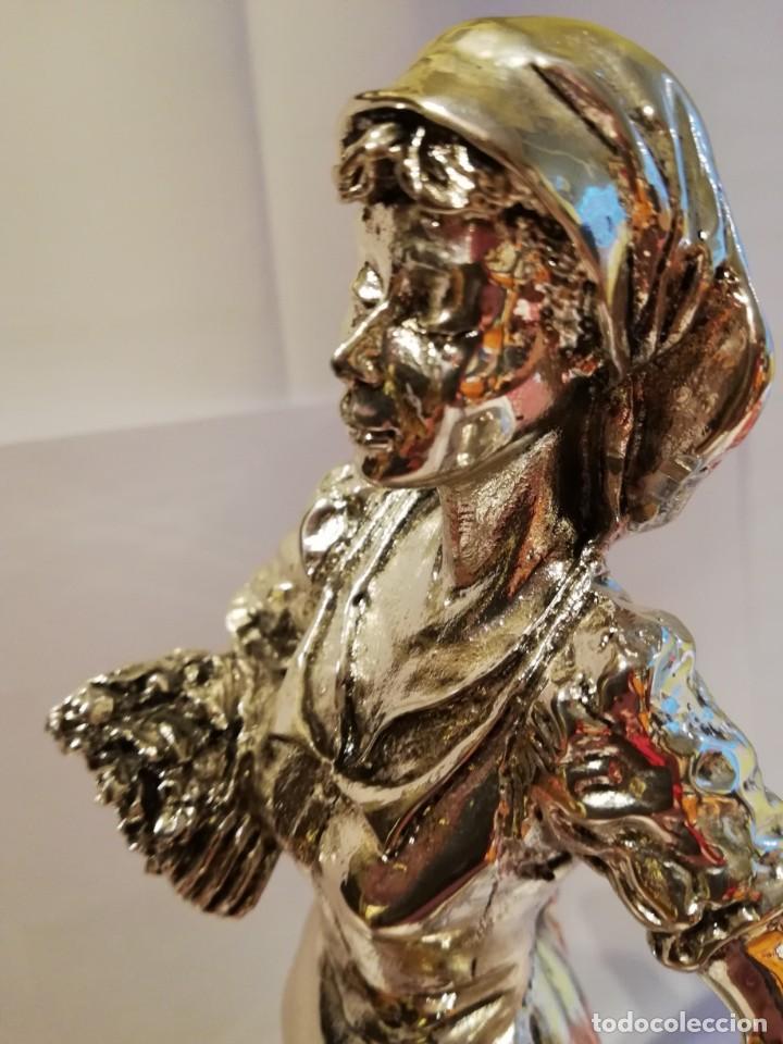Antig&uuml;edades: ARRIAZA. Escultura Artesanal cubierta PLATA DE LEY 100%. De resina polvo de m&aacute;rmol.