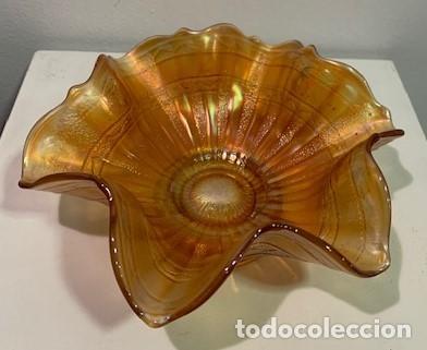 Antig&uuml;edades: Carnival glass, frutero. - Foto 1