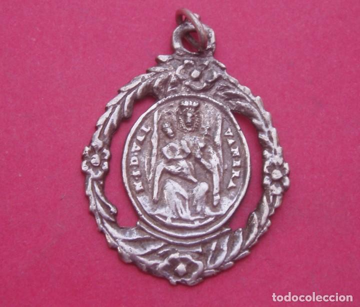 Antiques: Medalla Siglo XVIII en Plata Virgen de Valvanera. La Rioja.