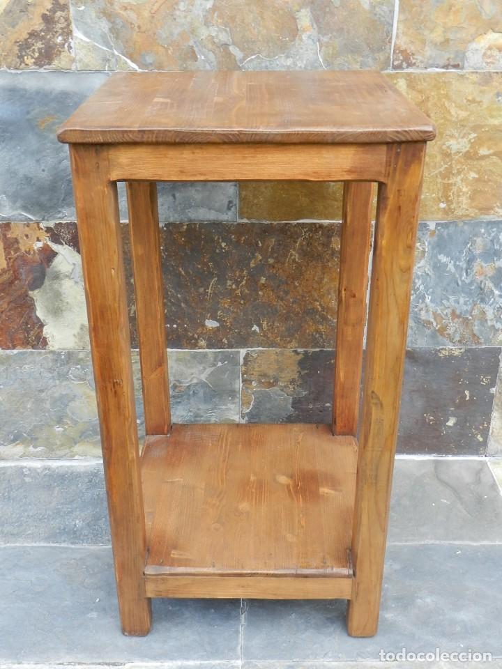 Antig&uuml;edades: MESA ALTA EN MADERA DE PINO - Foto 2