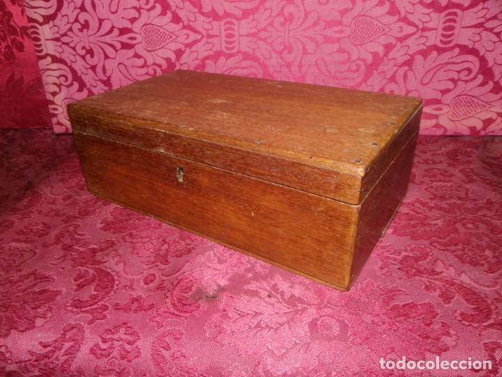 Antig&uuml;edades: Caja siglo XIX cedro - Foto 2
