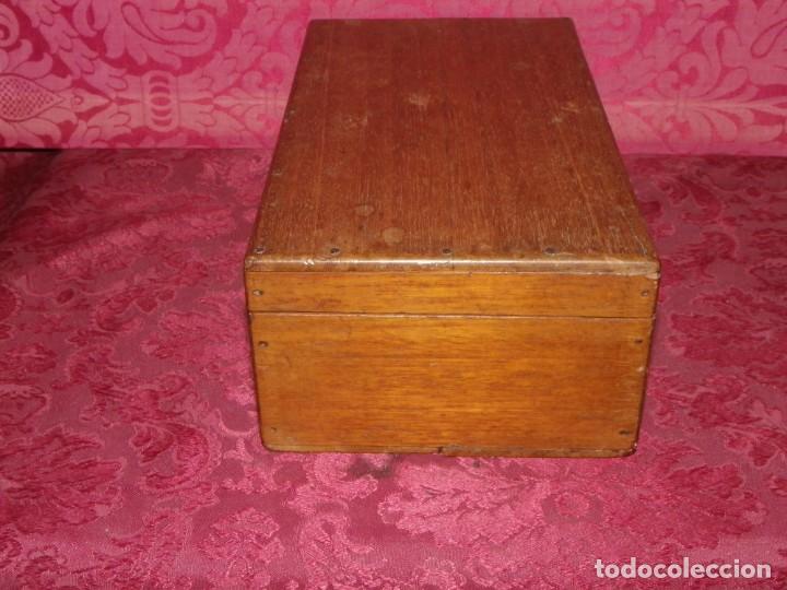 Antig&uuml;edades: Caja siglo XIX cedro - Foto 5