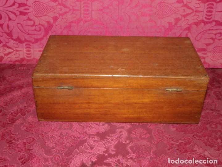 Antig&uuml;edades: Caja siglo XIX cedro - Foto 6