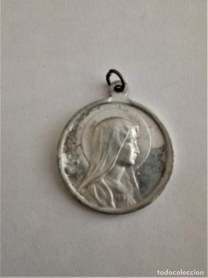Antig&uuml;edades: Medalla Virgen de Lourdes - Foto 1