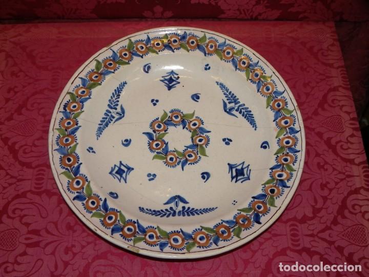 Antig&uuml;edades: Plato Manises siglo XIX - Foto 1