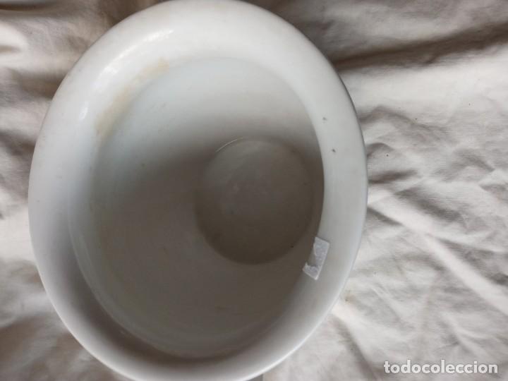 Antig&uuml;edades: Antiguo orinal de porcelana - Foto 3