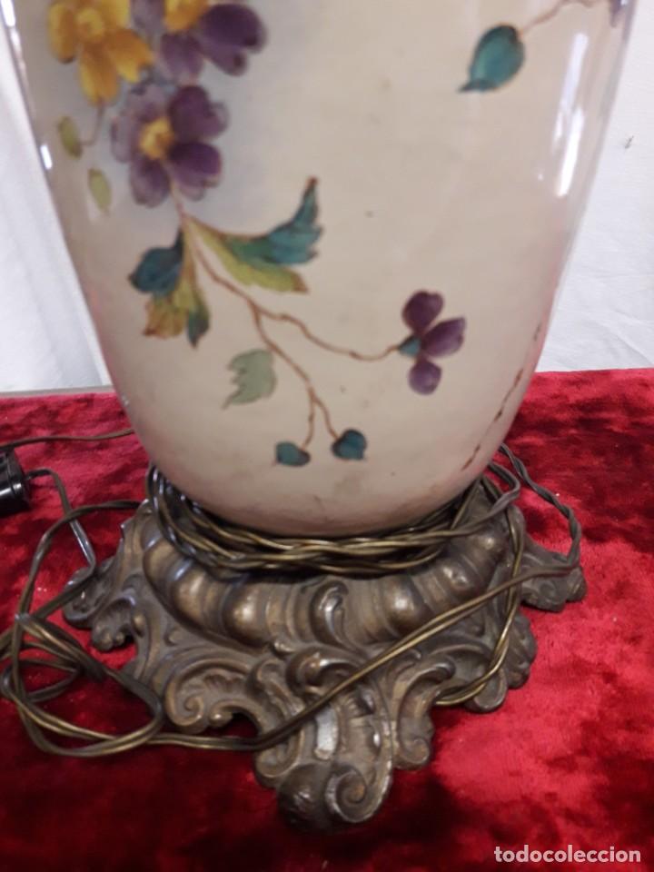 Antig&uuml;edades: Quinque de ceramica y pie de calamina - Foto 2
