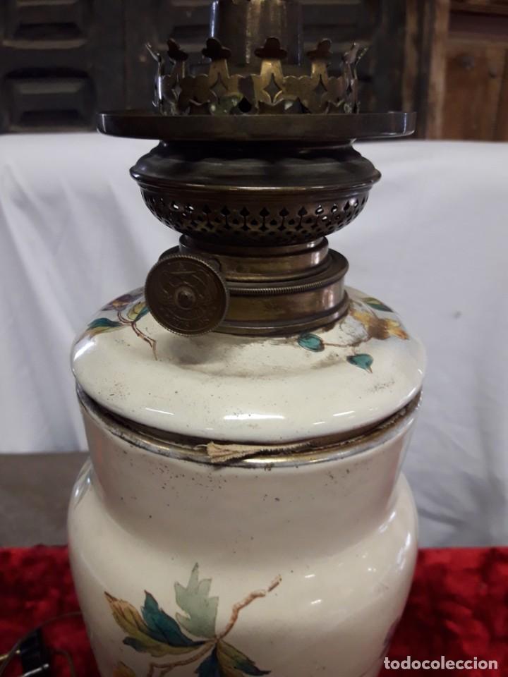 Antig&uuml;edades: Quinque de ceramica y pie de calamina - Foto 3