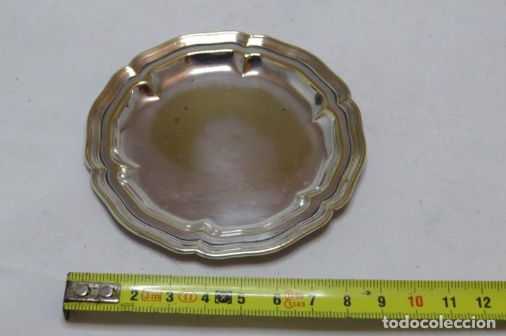 Antig&uuml;edades: Bandeja con ba&ntilde;o de plata - Foto 1