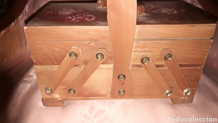 Antig&uuml;edades: ANTIGUO COSTURERO MADERA CON CROMOGRAFIA - Foto 6