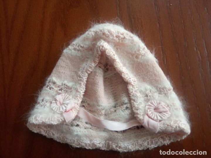 Antig&uuml;edades: GORRO DE BEBE DE ALGODON Y GANCHILLO EN COLOR ROSA - Foto 2