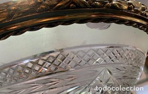Antig&uuml;edades: L&aacute;mpara de techo de bronce y cristal tallado. - Foto 8