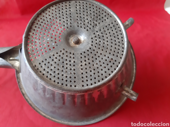 Antig&uuml;edades: Antiguo pasapur&eacute; de chapa - Foto 4