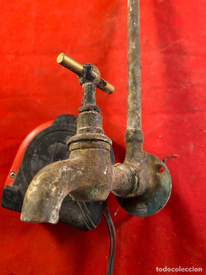 Antig&uuml;edades: Antiguo grifo de bronce - Foto 3