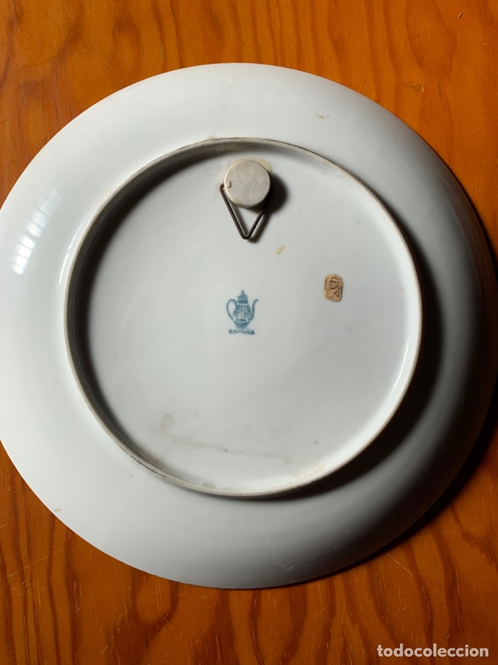 Antig&uuml;edades: Plato de porcelana de capeans - Foto 3