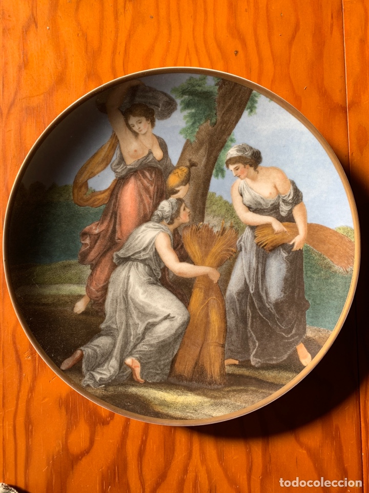 Antig&uuml;edades: Plato de porcelana de capeans - Foto 1