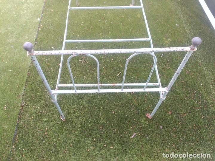 Antig&uuml;edades: Cama de hierro - Foto 2