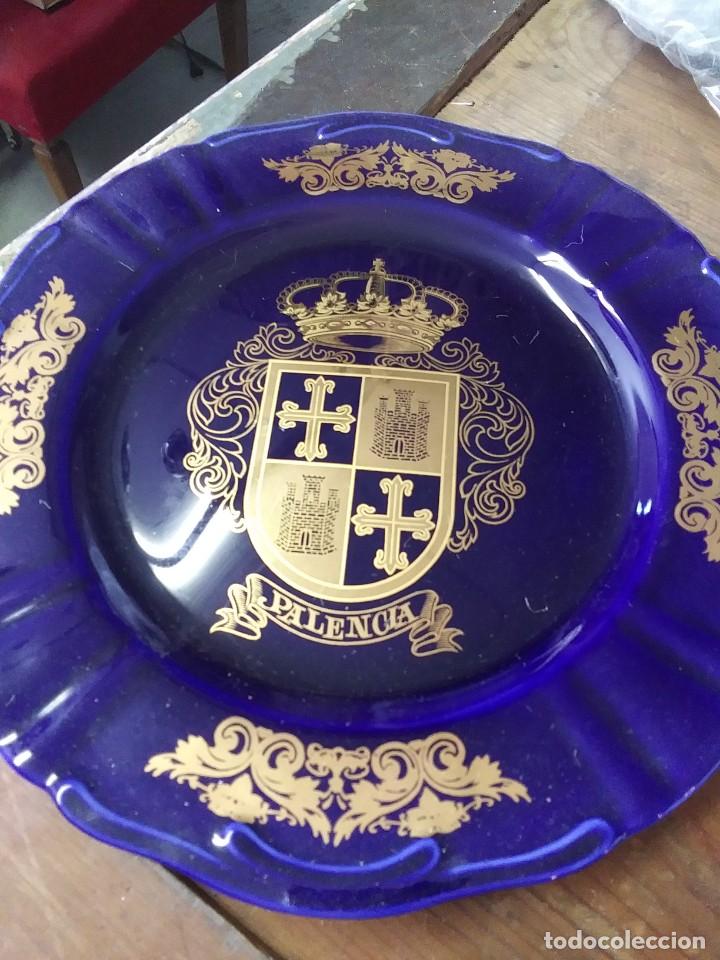 Antig&uuml;edades: plato de ceramica palencia - Foto 2