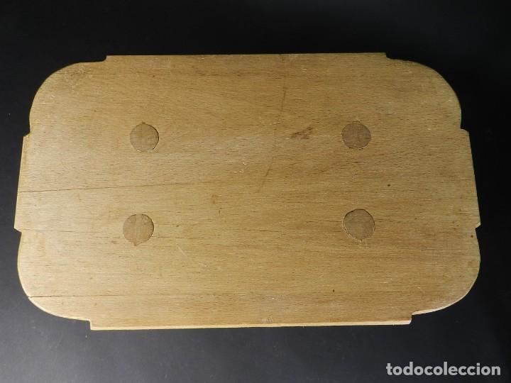 Antig&uuml;edades: LOTE 4 TABURETES DE MADERA - Foto 4