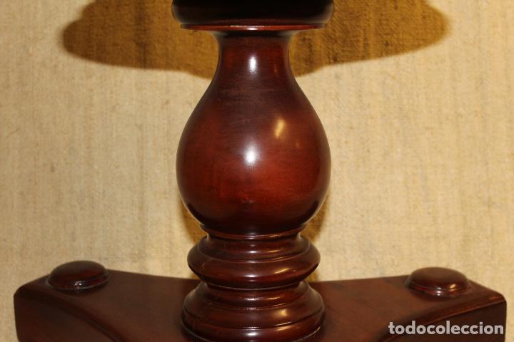 Antig&uuml;edades: macetero de madera - Foto 3