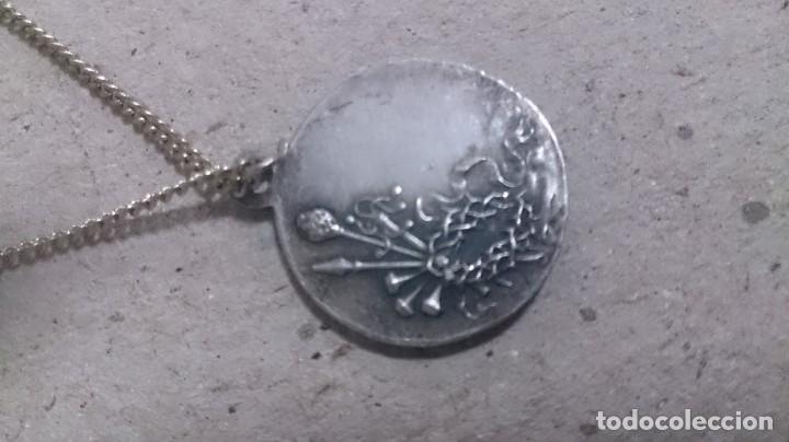 Antig&uuml;edades: CADENA Y 4 MEDALLAS M2. 10. - Foto 4