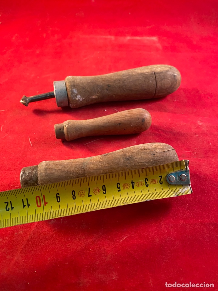 Antig&uuml;edades: 3 mangos de madera herramientas - Foto 3